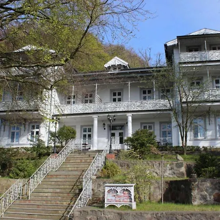 Sanssouci Schwalbennest 公寓 宾茨